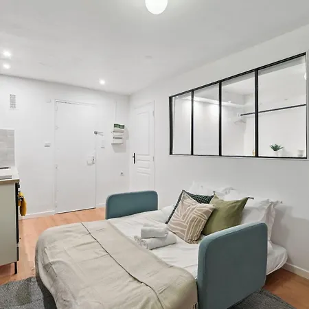 Serenty - Le Marais Apartman *